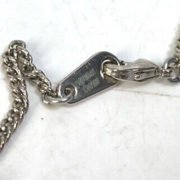 Louis Vuitton Luxury Statement Piece Necklace with Logo - Picture 6 of 8